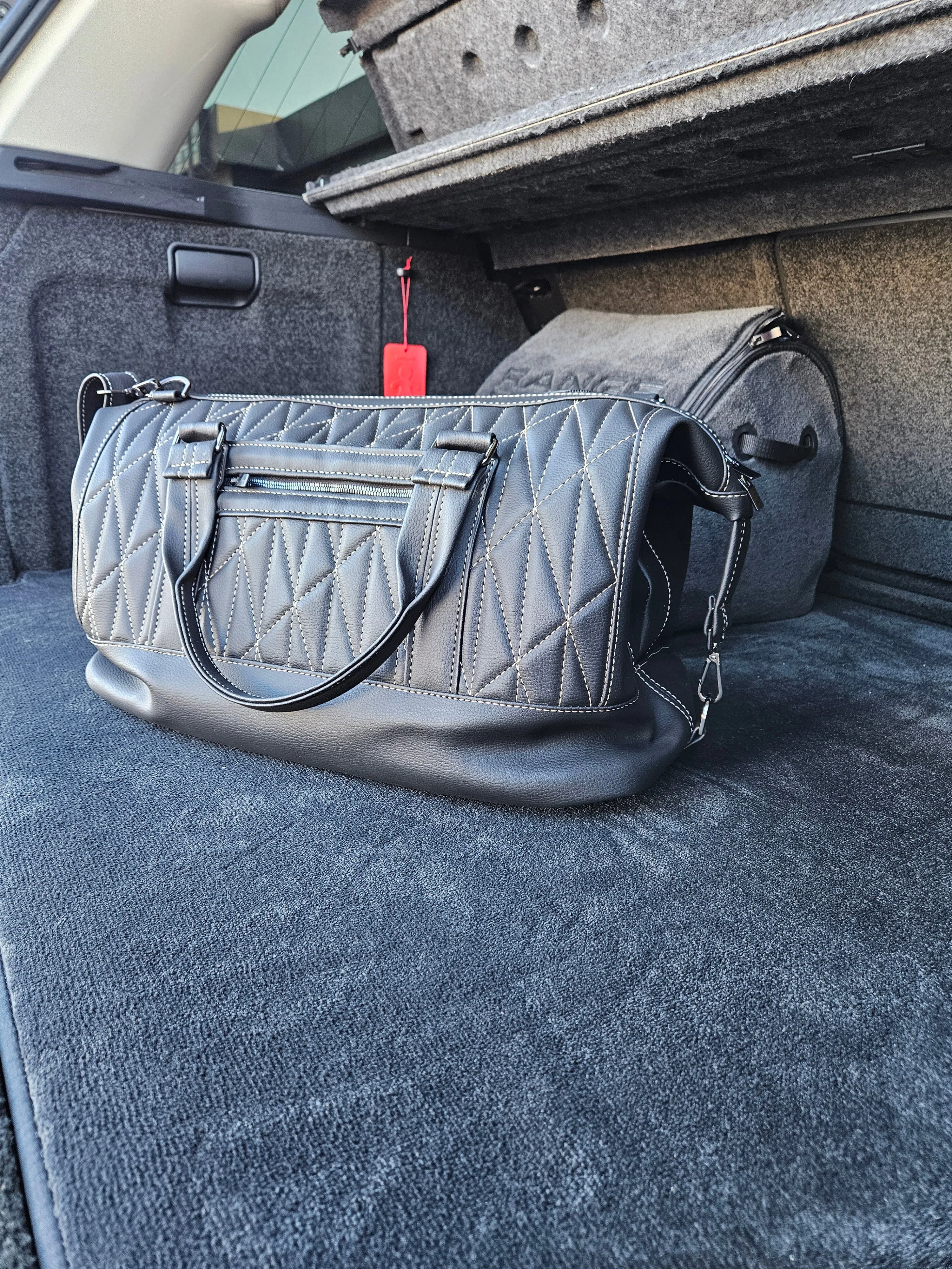 Custom Handmade Artificial Leather Bag Stylish Durable for Sport, Travel, Cars