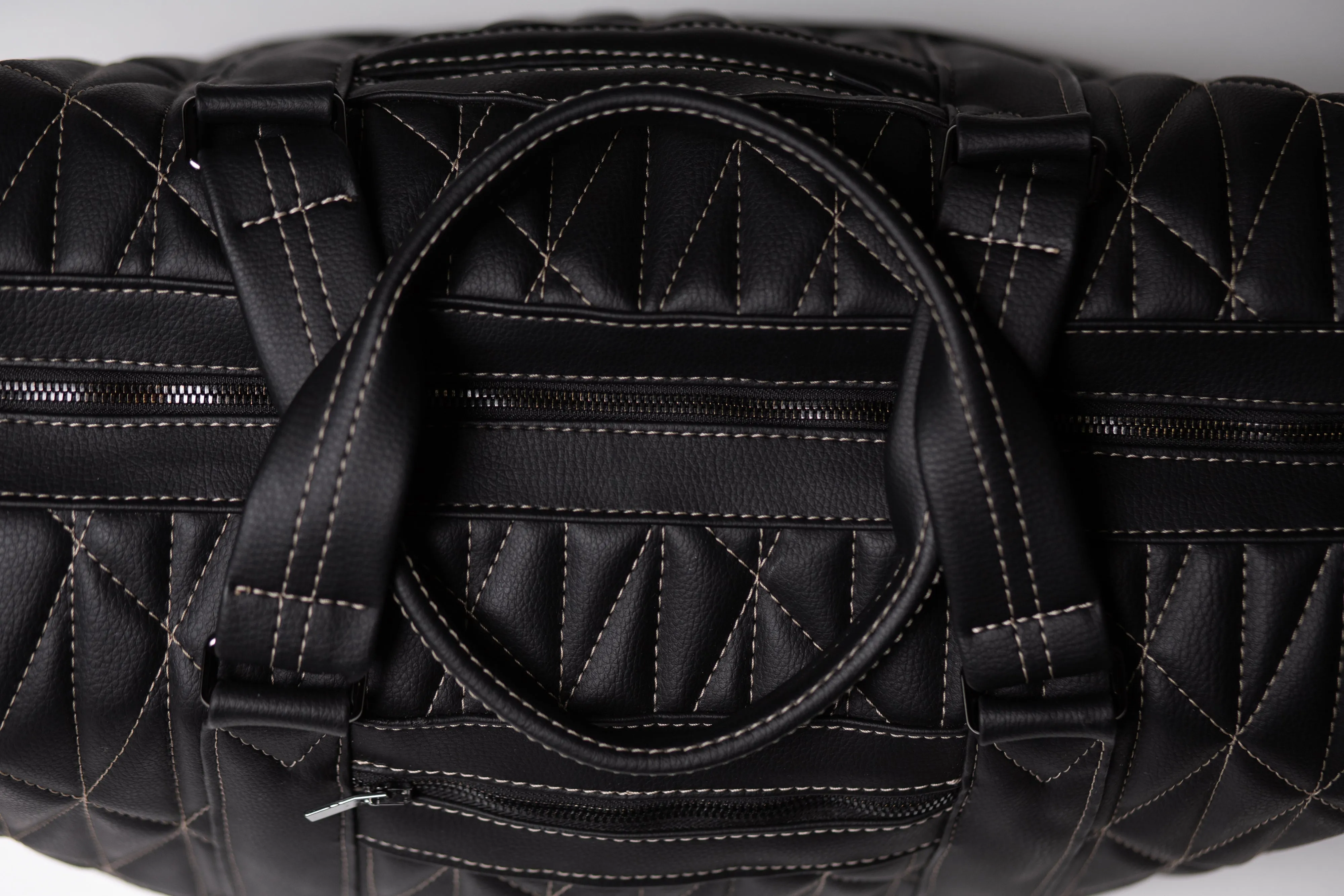 Custom Handmade Artificial Leather Bag Stylish Durable for Sport, Travel, Cars