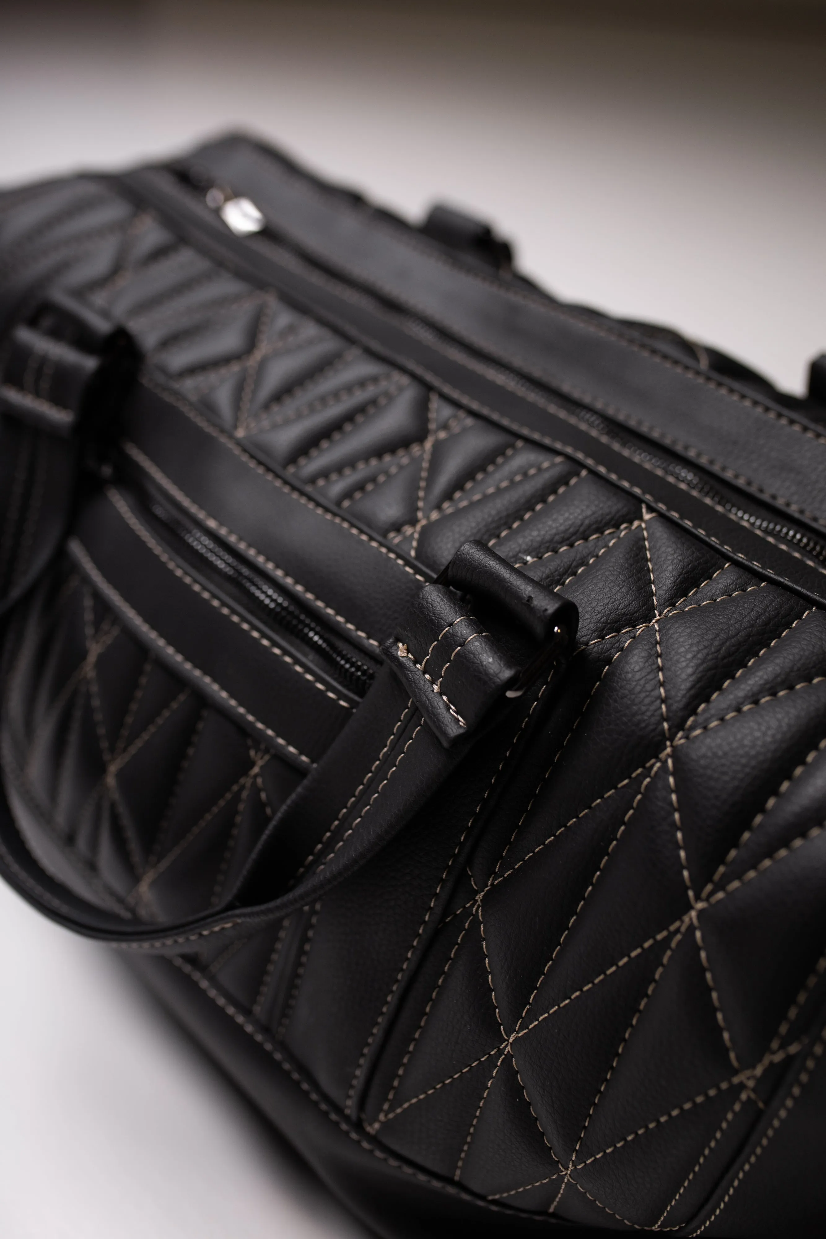 Custom Handmade Artificial Leather Bag Stylish Durable for Sport, Travel, Cars