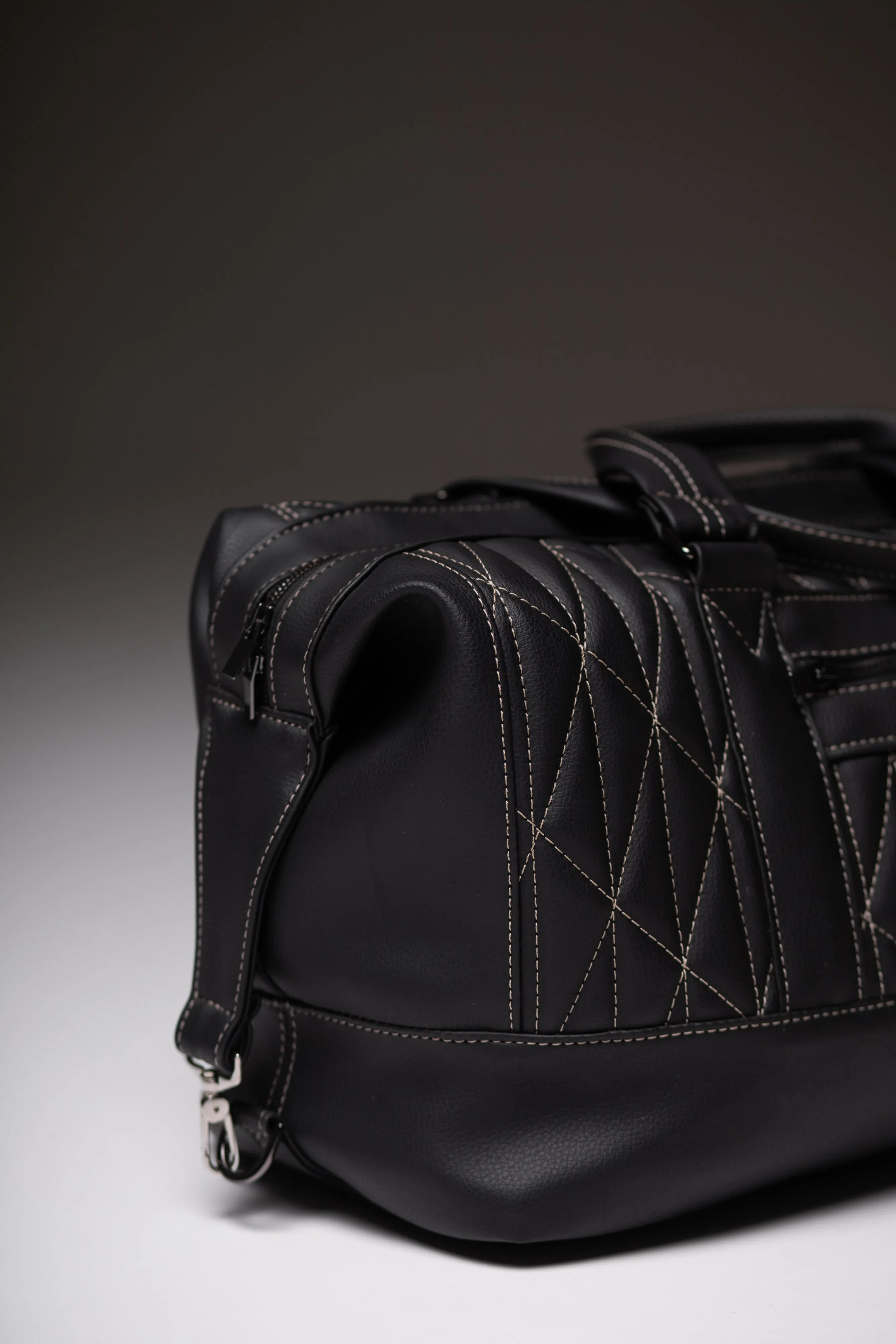 Custom Handmade Artificial Leather Bag Stylish Durable for Sport, Travel, Cars