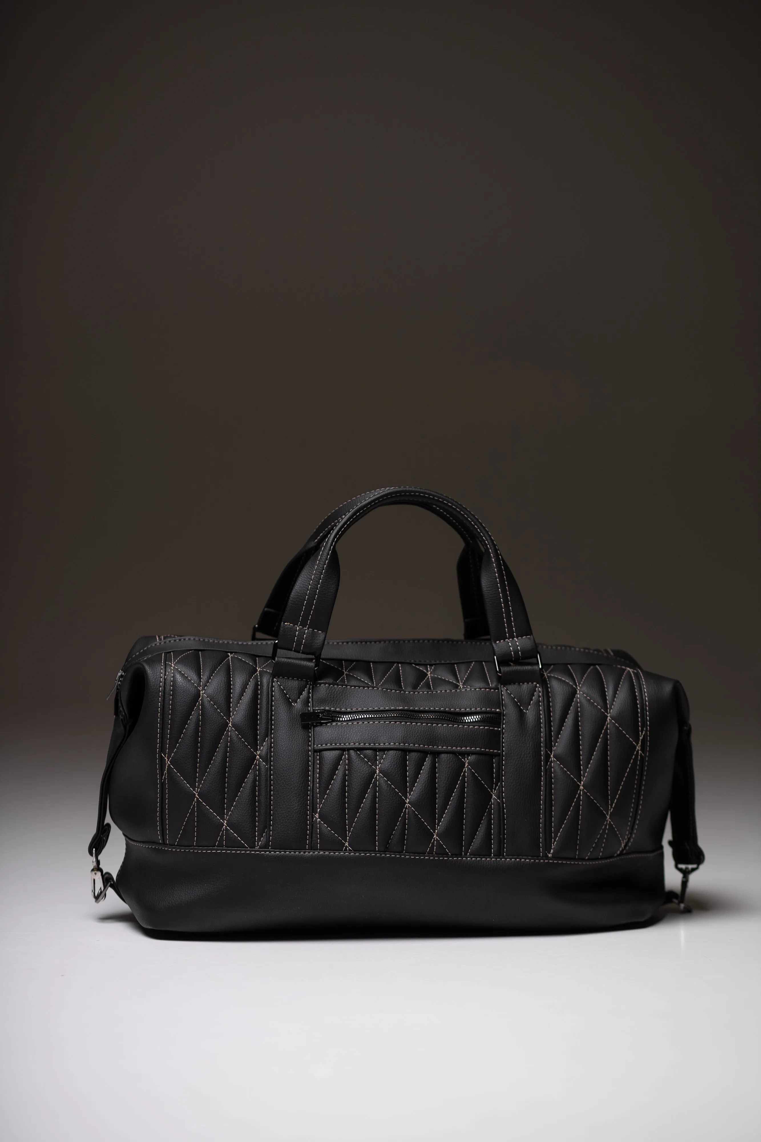 Custom Handmade Artificial Leather Bag Stylish Durable for Sport, Travel, Cars