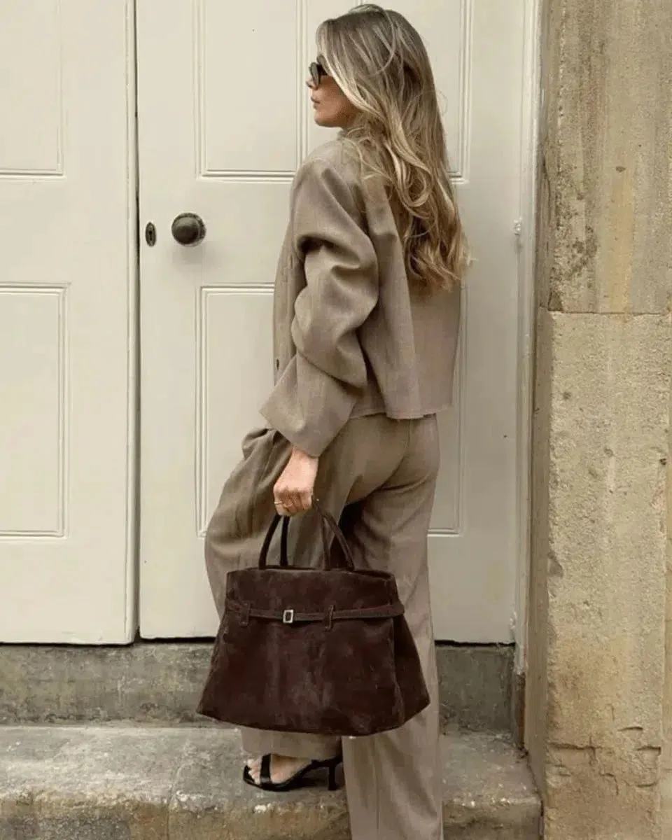 Lisa – Elegant versatile design – Suede bag