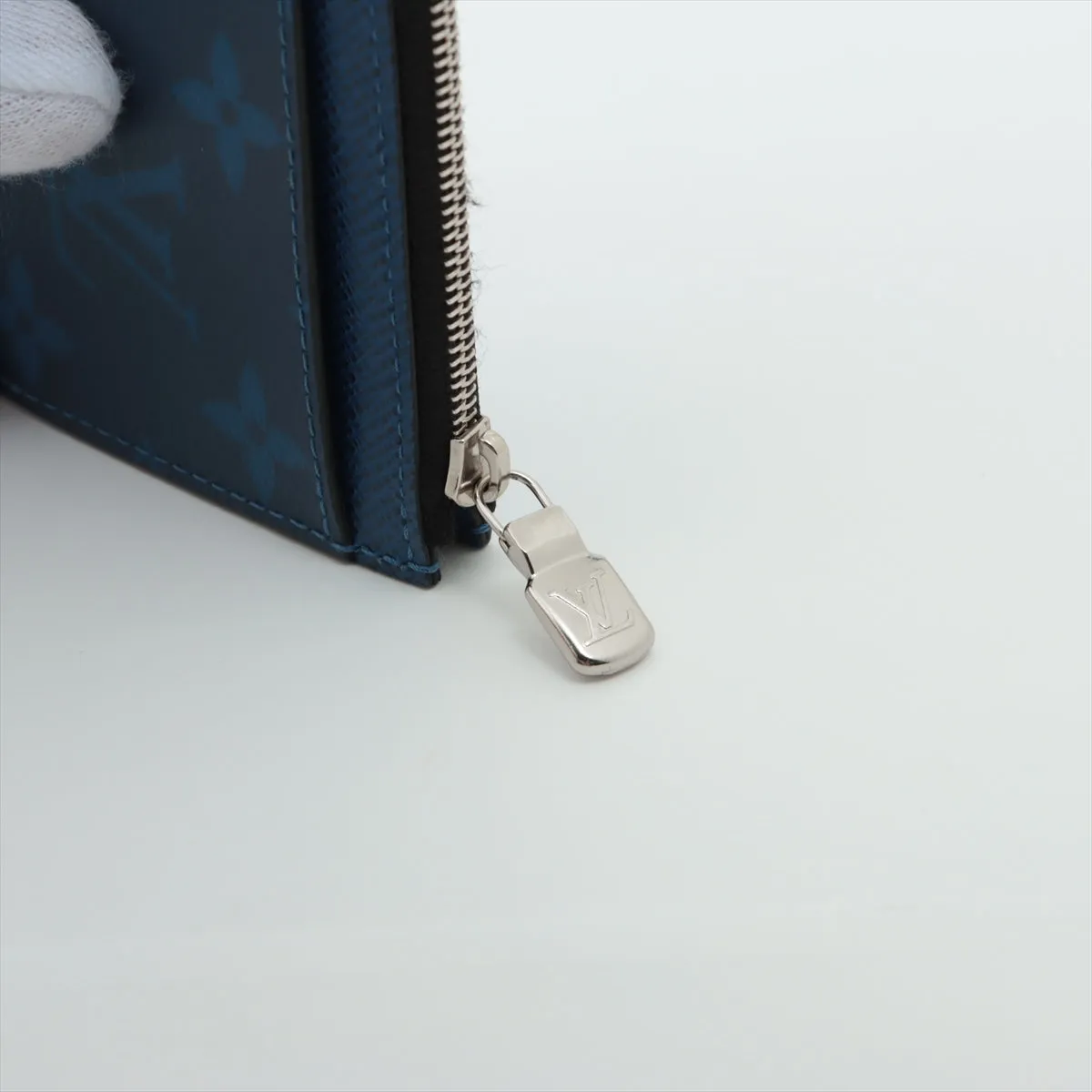 Trendy Inspired Louis Vuitton Taigarama Coin Card Holder Navy Blue
